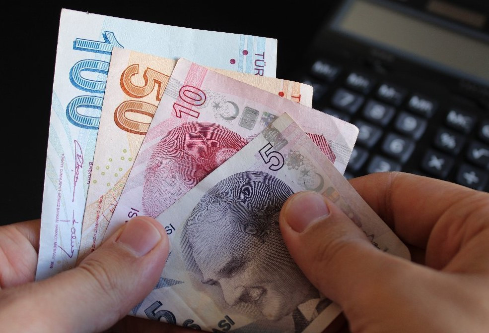 1999 sonrası işe girenler için 4500 günden emeklilik şartları! Kadınlar ve erkekler için emeklilik yaşı hesaplama tablosu
