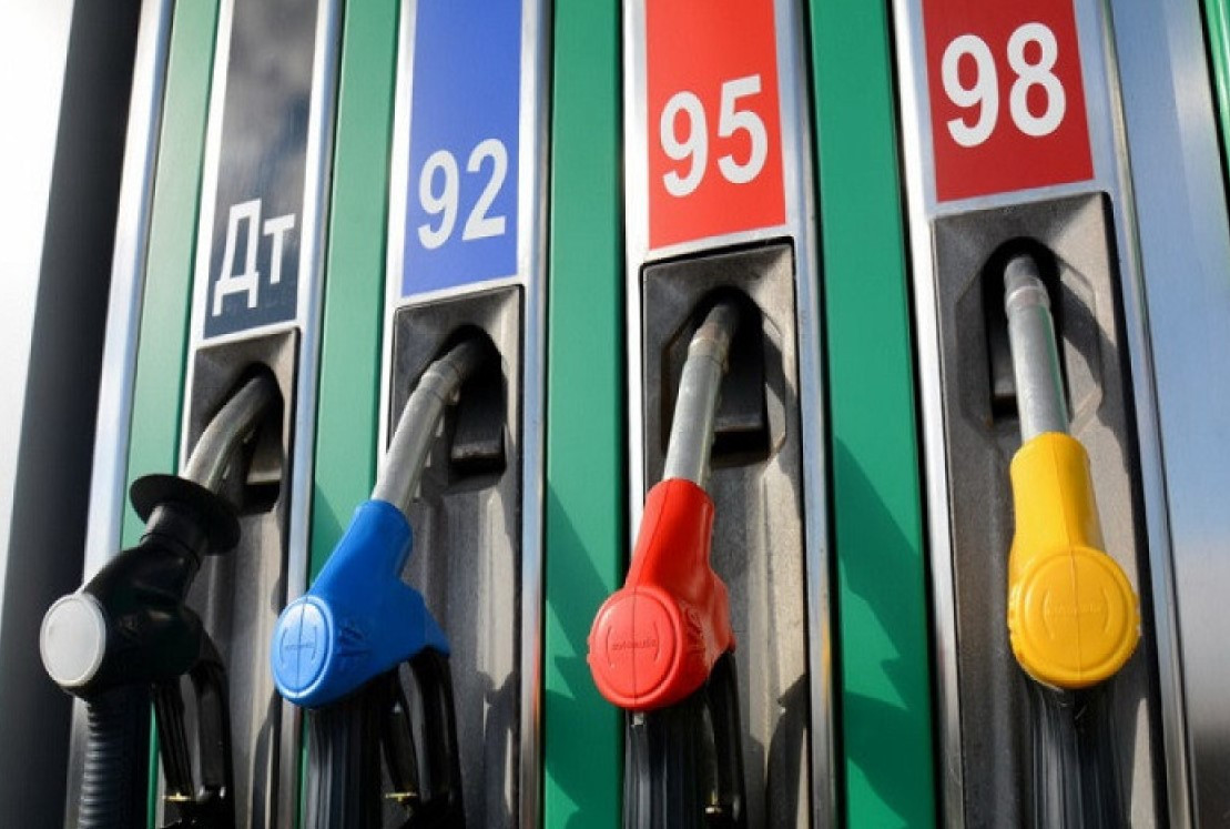 Akaryakıt fiyatları için son dakika çift haneli indirim açıklaması! Emtia Piyasaları Uzmanı benzin, motorin ve otogaz LPG'ye süper indirim tarihini açıkladı