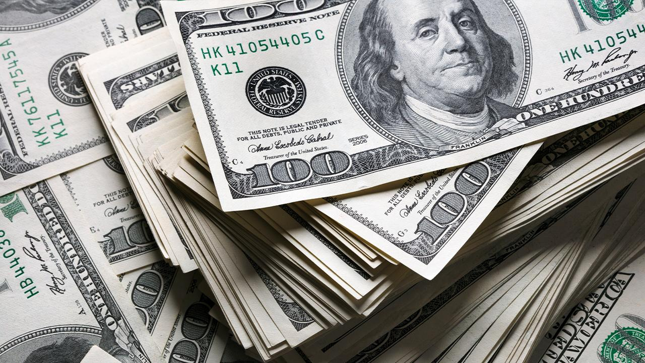 Patır patır düşecek diyen ünlü ekonomist döviz muslukları açıldı diyerek doları olanları uyardı! İşte şok eden 2022 yıl sonu dolar kuru / TL tahmini