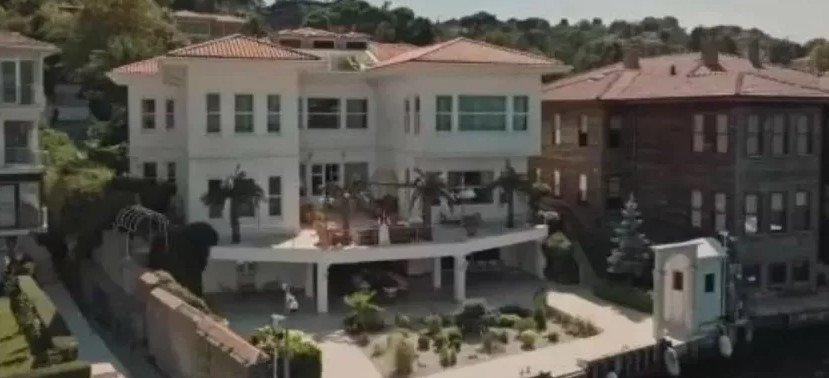 Korhan ailesinin muhteşem yalısı aslında onlara ait çıktı Yalı Çapkını dizisindeki gerçek yalının sahibi şaşırttı kirası dudak uçuklattı!