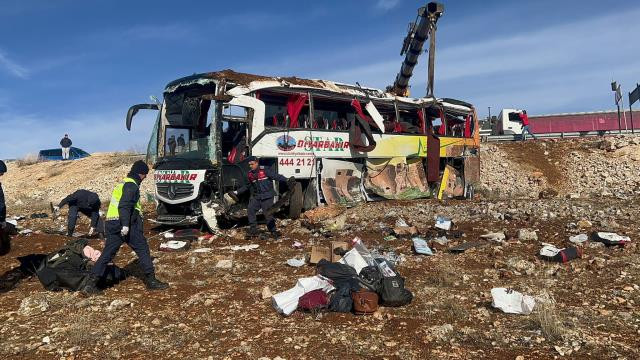 Diyarbakır'dan Bodrum'a giden otobüs devrildi! Ölü sayısı 8'e yükseldi!