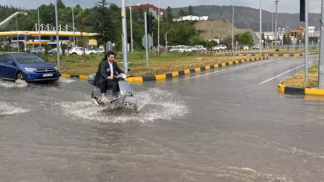 okullar-aciliyor-aman-dikkat-saganak-sel-su-baskini-ve-doluya-karsi-tedbirli-olun.webp